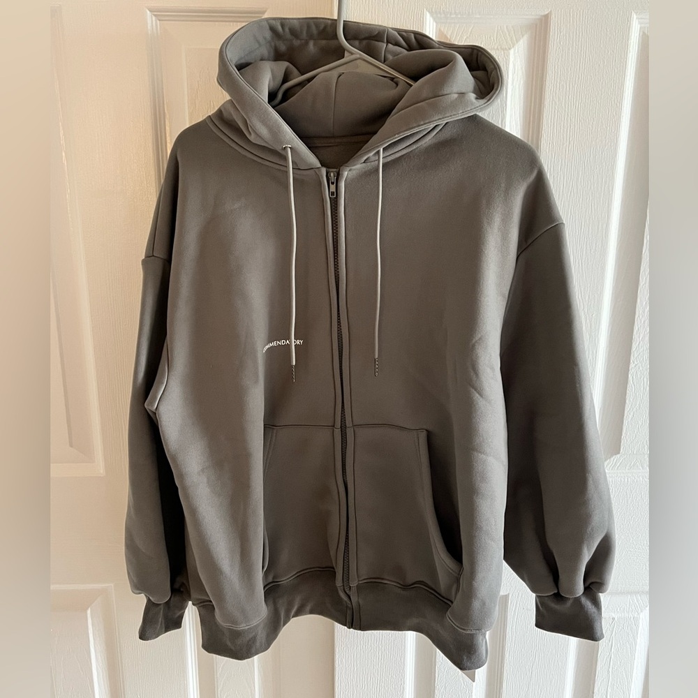 SHEIN dazy one size brand new 
Women sweatshirt